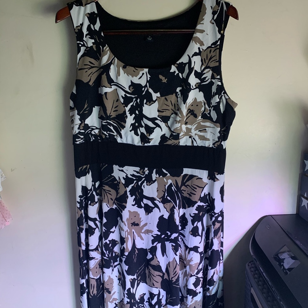 Sleeveless dress